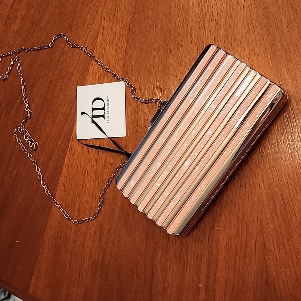 TD true Decadence hard shell coral and gold purse! NWT!! GREAT FOR SPRING!